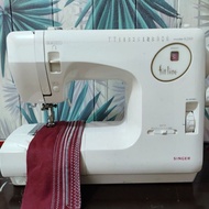 sewing machine portable singer brand heavy duty 12 built-in stitches with bottonholer automatic oper