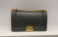 Chanel Boy 22A 魚子皮 大象灰