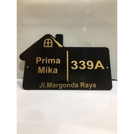 HOUSE NUMBER 28 x 18 cm ACRYLIC/