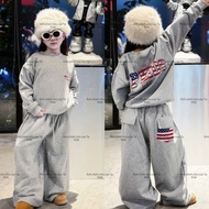 Set of fur-lined round-neck sweatshirt with TPKIDS flag-shaped 2-skin felt down-leg pants for childr