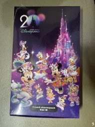 全新 香港迪士尼樂園 20 周年卡牌掛飾（盲盒） Hong Kong Disneyland 20th Anniversary Card Charm Limited Edition