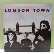 #AA183-7 LP TERPAKAI [ WINGS - LONDON TOWN  ] USED LP < NM >
