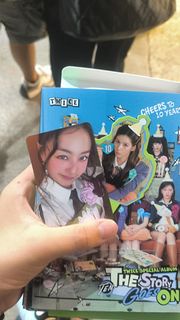 換/出 Twice The Story Goes On 小卡