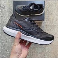 [spots] 2023 Ready stock Saucony Triumph Shock Absorption Running Shoes Sneakers Black