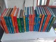 康乃薾雙語中小學=美語課程用書=約50本=一本200-500元