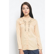 Sophistix Elva Blouse In Beige
