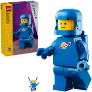 LEGO Up-Scaled Blue Astronaut Minifigure 40921