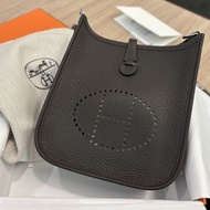 全新 Hermes Mini Evelyne 16