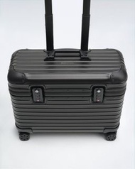 rimowa pilot aluminium size 20"
