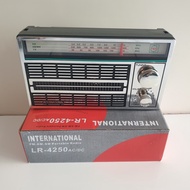 Old-School International F-4250 AC DC Radio Old-School FM AM Radio/ SW