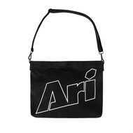 ARI SHOULDER BAG - BLACK/WHITE กระเป๋าสะพายไหล่ อาริ สีดำ ของแท้