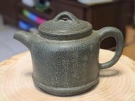青斗石石壺 浮雕石壺 石壺浮雕 青斗石壺 石壺雕刻 台灣石壺 泡茶石壺 台灣茶壺 老人泡茶壺 石頭壺 花東茶壺 造型茶壺