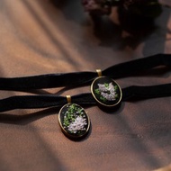 復古刺繡頸鏈|  5月誕生花 歐丁香