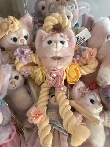 Shanghai Disneyland Daffy and Friends Flower Room Dream Series Cookie Ann Door Hanging Rearview Mirr