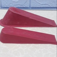 Red Door Stopper /Door
Stopper /Sendal Pintu Penyedal Getah /门塞