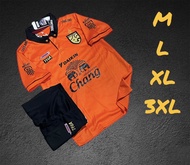 ร้านจัดส่งสินค้าทุกวันชุดบอลชายเสื้อ+กางเกงทีมชาติไทยลายมาใหม่มีไซร้M L XL 3XL