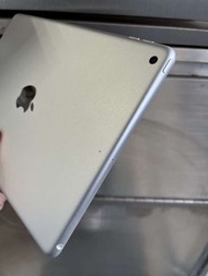 iPad  第8 代 128gb,WiFi 版，港行極新，冇修冇拆，所有原裝！