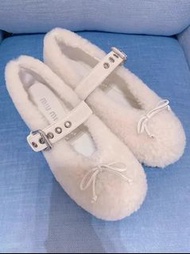 🍀現貨  miumiu 繆繆樂福鞋劉浩存同款2025秋冬新款毛毛鞋蝴蝶結棉鞋