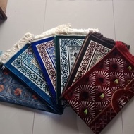 Turkish albeit prayer mat 110 x 70, super thick velvet material, large size. exclusive patterned pra