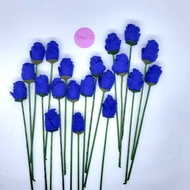 bunga mawar biru tua kecil flanel