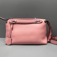 97新 FENDI 粉色By the way枕頭包 尺寸28*17