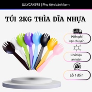 2kg bag of mixed-color plastic spoons and forks for eating cakes, disposable plastic cake spoons (fl