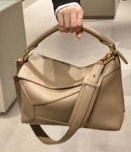 Loewe羅意威新款 puzzle Edge 中號 沙色