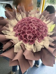 52朵玫瑰送貨圖，靚到客人話好似假花「鮮花」 畢業花束，畢業禮，質量保證，新鮮，高性價比花束，生日花束，畢業花束，浸禮花束，節日慶祝花束，新鮮花束，開業花籃，花籃，手捧花，歡迎來圖訂製，圖中花束可以調