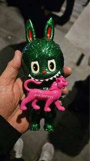 征收 labubu the monster  labubu asia society