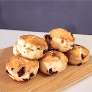 [Fresh Baked] 💯 Premium Scone with Cranberry with Strawberry Jam with Pure Butter