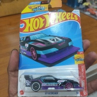 Hot Wheels GT Scorcher Regular and Color Shifter