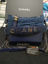 Chanel牛仔流浪包