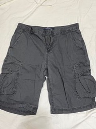Calvin Klein 工裝短褲