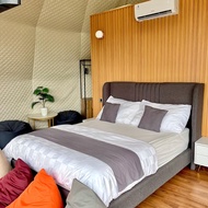 Rumah  m² dengan 1 kamar tidur dan 1 kamar mandi pribadi di Sukaresmi (Superior Glamping Dome exclus