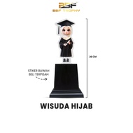 piala wisuda anak sekolah tk paud sd plakat boneka akrilik souvenir - wisuda hijab