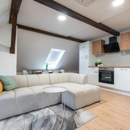 โรงแรม B-Home Apartments - Štýlový podkrovný apartmán 74 m2 - Trenčín