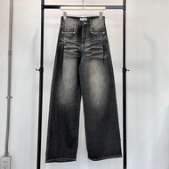 Atipashop - AIMEE JEANS กางเกงยีนส์ ขายาว ทรงกระบอก สีฟอก ปักกระเป๋าหลัง