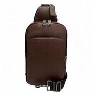 [全新] COACH  大C壓印牛皮男款單肩胸前斜背包(深咖)