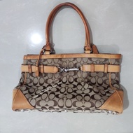 COACH HANDBAG (95% LIKE NEW)