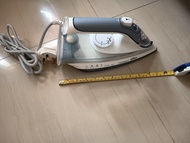 Braun 蒸氣電熨斗