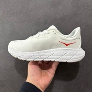 HOKA Clifton 8 白色運動鞋