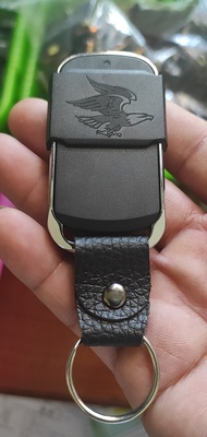 Tay điều khiển cửa cuốn BossDoor mã nhảy 336 mhz ma trận Kim cương