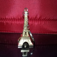 GANTUNGAN Keychain / bag chain / gold Eiffel Tower souvenir