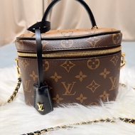 LV 經典老花 Vanity PM