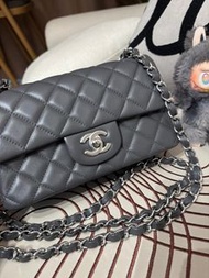 Chanel classic flap A69900 Grey 晶片有貼 Mini Flap 100%Authentic, 98%New 💎尖沙咀中港城門市 