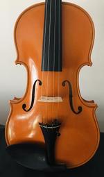 1.4/4小提琴仿義大利Antonio Stradivari  1714。  2.琴美音好，歡迎撥冗前來試琴。