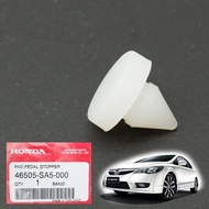 พลาสติกรองคันเหยียบเบรค รองปุ่มเบรค ของแท้ 1 ชิ้น สีขาว สำหรับ Honda Civic FD Sedan 1.8 2.0 ปี 2006-2011