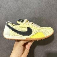 🤩必備復古休閒鞋🤩 小眾高級感柔軟輕便超好搭情侶款 | Jacquemus x Nike J Force 1 Low 淺黃復古低幫聯名運動鞋|