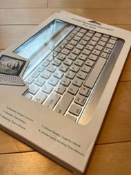 Mobile bluetooth keyboard for iPad