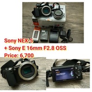 Sony NEX-5 + Sony E 16mm
